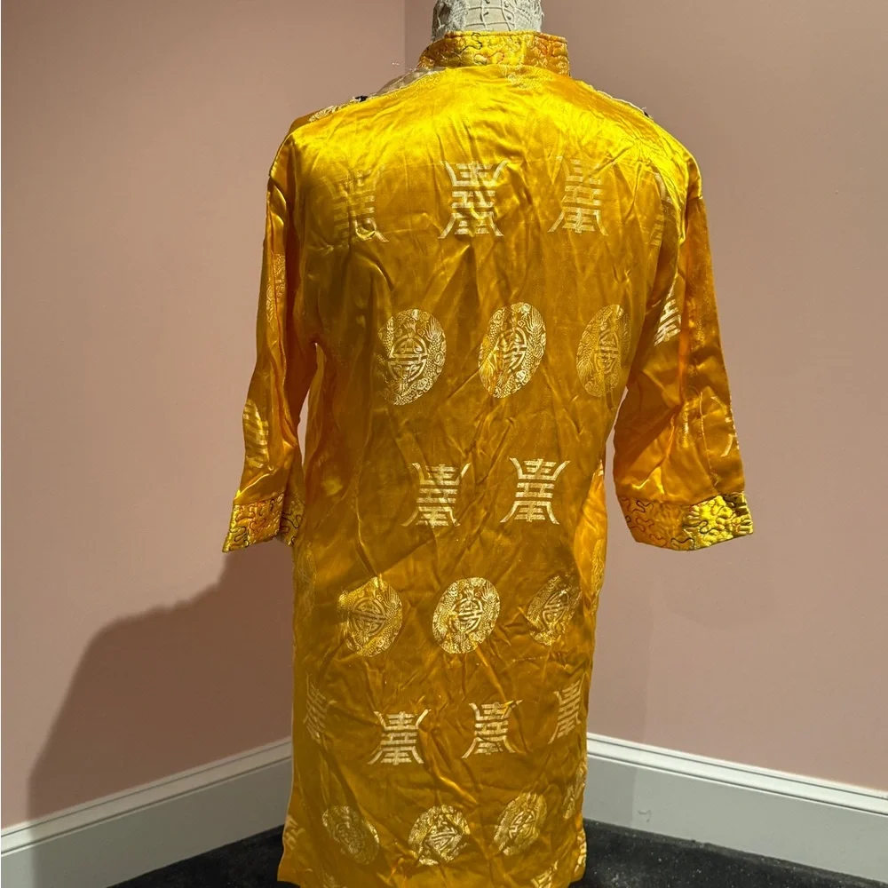Vintage 1960s satin kimono!